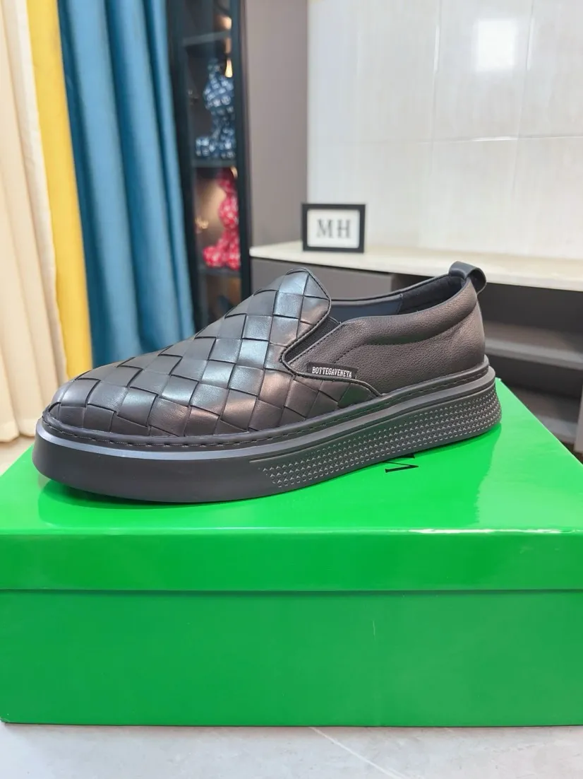 Men's men's shoes 💰500🌸🌸[bv~Bottega Veneta] 2024 classic spring and autumn trend models are on the market. The same style as the official website. Counter quality [strong][strong][strong] Selected first-layer cowhide woven, high-end atmosphere, silk cowhide lining, super cost-effective model. Original wear-resistant outsole. Fine workmanship. The upper layer of materials is used. The quality is visible. Hurry up and get started. Shoe sizes 38 to 44